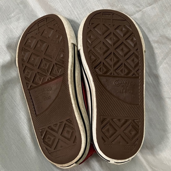 Converse toddler size 9 Kids Red Canvas Chuck Taylor All-stars Sneakers - Picture 6 of 16